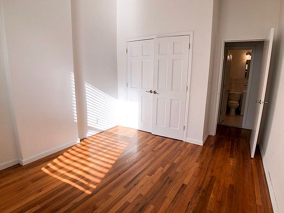 4th image of 404 W 51st St #1BB