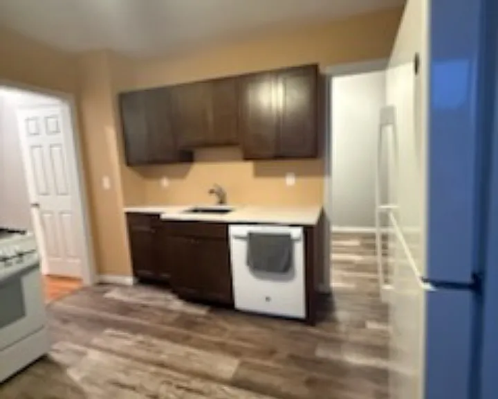 424 Miltonia St #2L — Photo 1