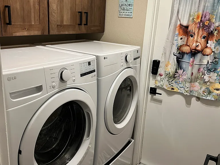 1814 W Kerry Ln — Photo 13