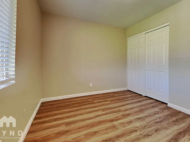 818 E Piute Ave — Photo 11