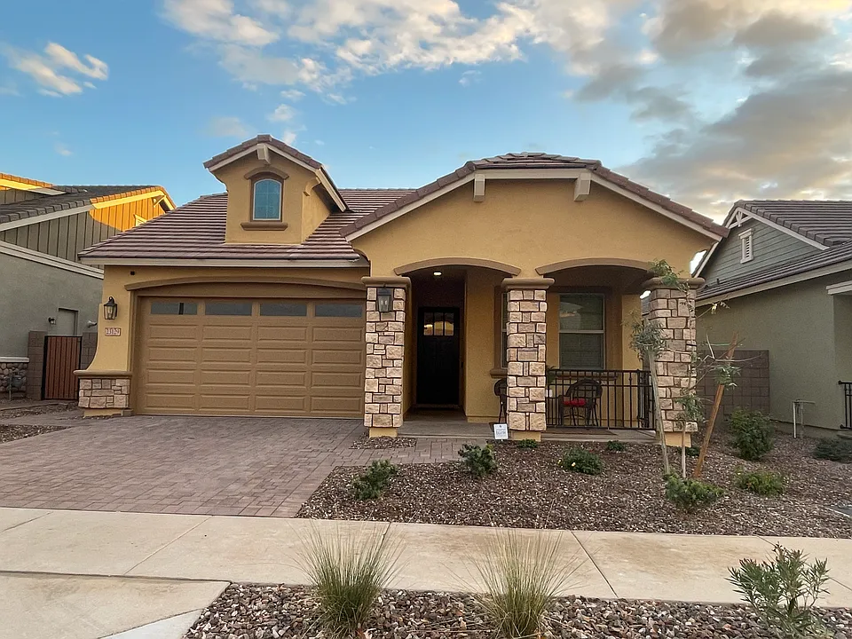 23129 E Carriage Way