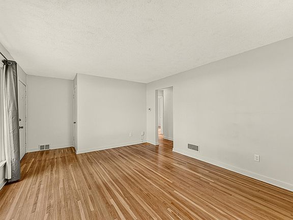 4th image of 724 14th Ave NE
