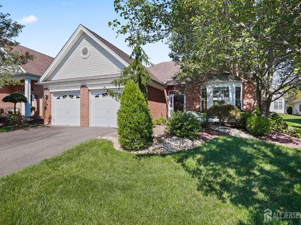 6 Glen Eagles Way, Monroe Township, NJ 08831
