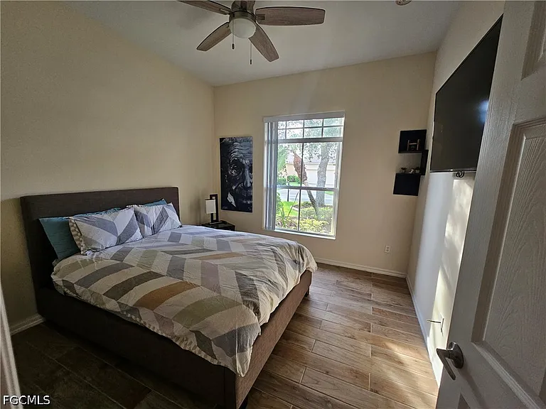 2323 Bainmar Dr — Photo 2