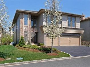 8 Kettlepond Rd, Jericho, NY 11753