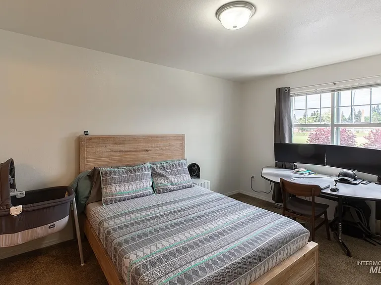 606 606/608 N Mountain View Rd — Photo 10