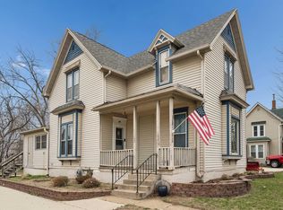 313 6th Ave NE, Independence, IA 50644