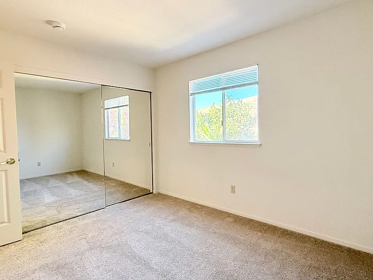 1126 Vista Pointe Cir — Photo 35