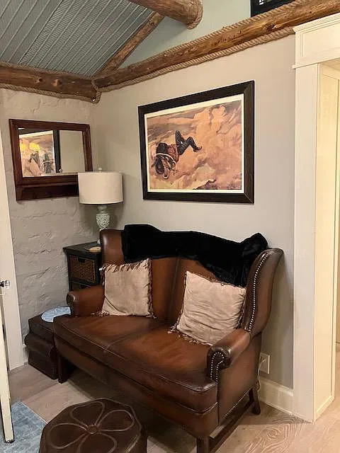 2 bed, 708 sqft, $1,985 — Photo 4
