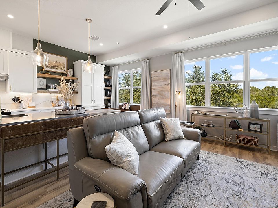 1st image of 12001 Vista Parke Dr #1402