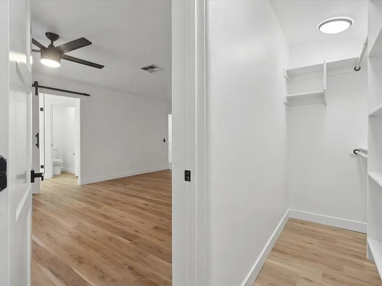 8525 E Clarendon Ave — Photo 16