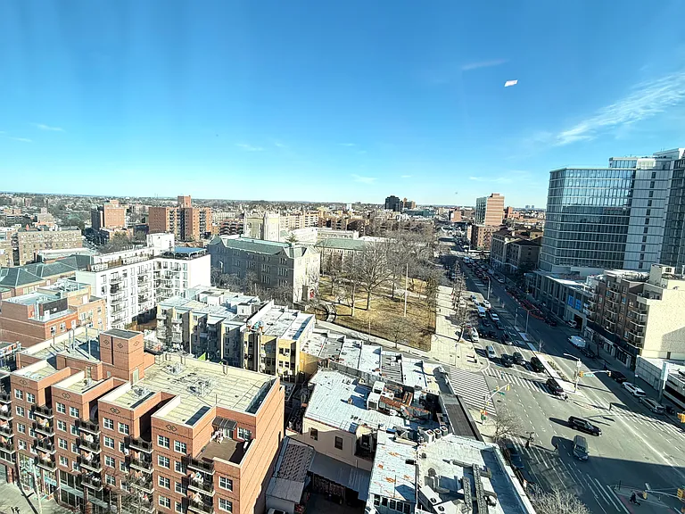 35-32 Leavitt St #Penthouse A — Photo 18
