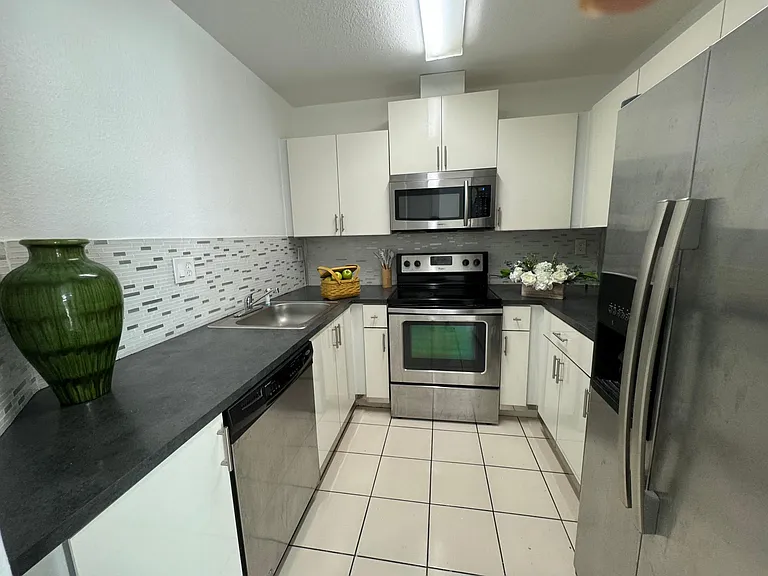 20705 SW 81st Ct — Photo 3