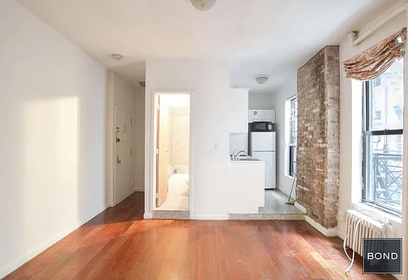 Rented by Bond New York | media 17