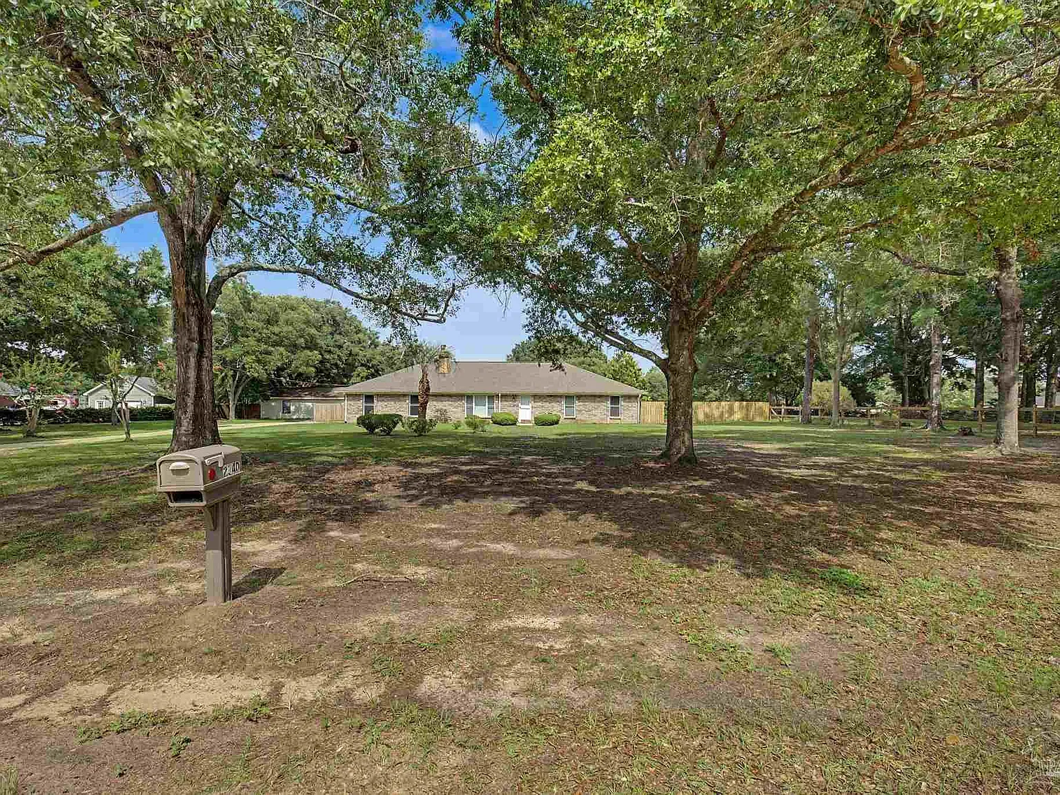 3 bed, 2.5 bath, 2178 sqft, $2,975 — Photo 2