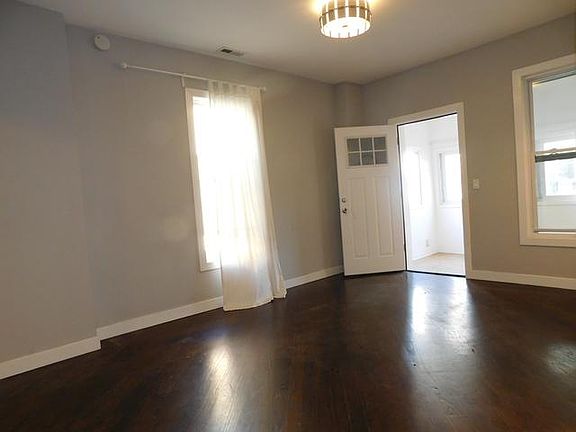 5th image of 1807 W North Ave #2R
