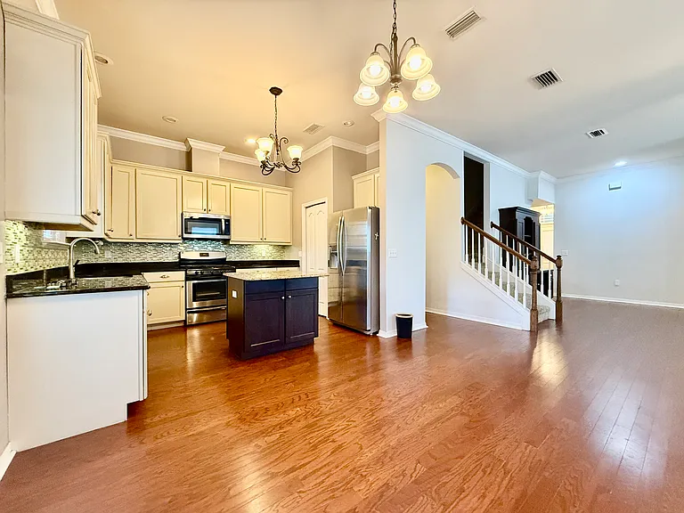 7646 SW 81st Way — Photo 5