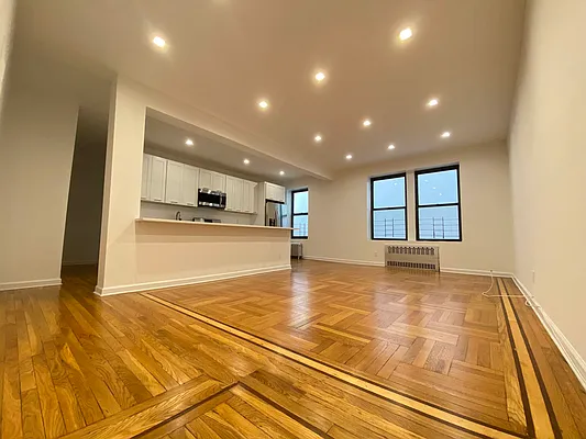 Rented by Lang Realty LLC | media 15