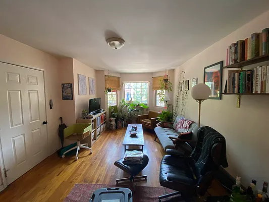 Rented by Premier Metro Realty Corp | media 46