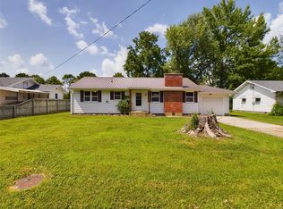 635 E Bedford St, Marshfield, MO 65706