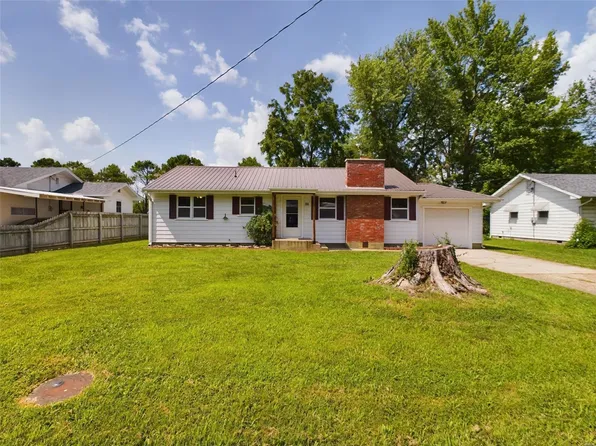 635 E Bedford St, Marshfield, MO 65706