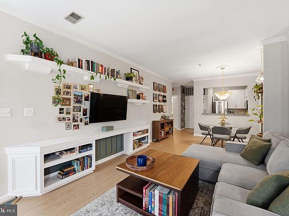 5th image of 4654 Lambert Dr