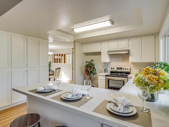 3rd image of 7507 Moltzen Dr