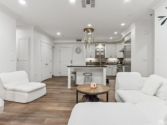 2nd image of 1003 Woodbury Rd Unit 104