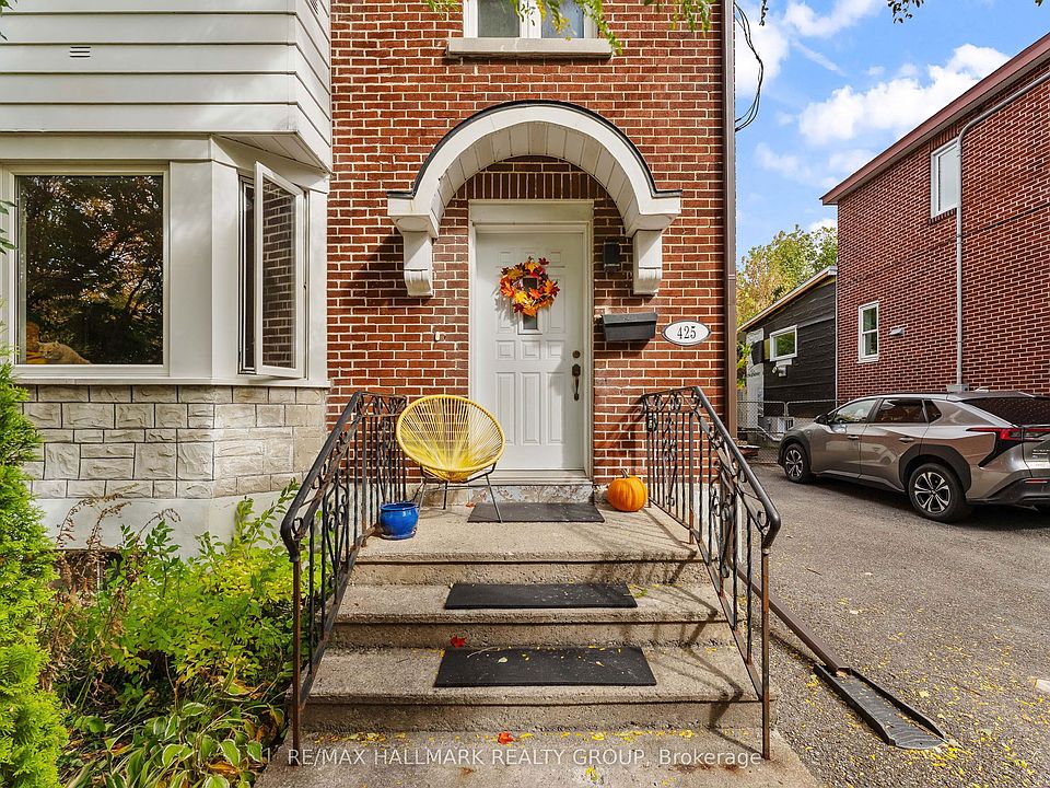 1st image of 425 Chapel St