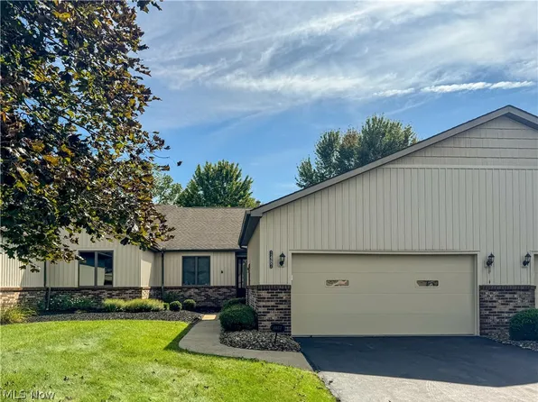 1487 Tripodi Cir, Niles, OH 44446