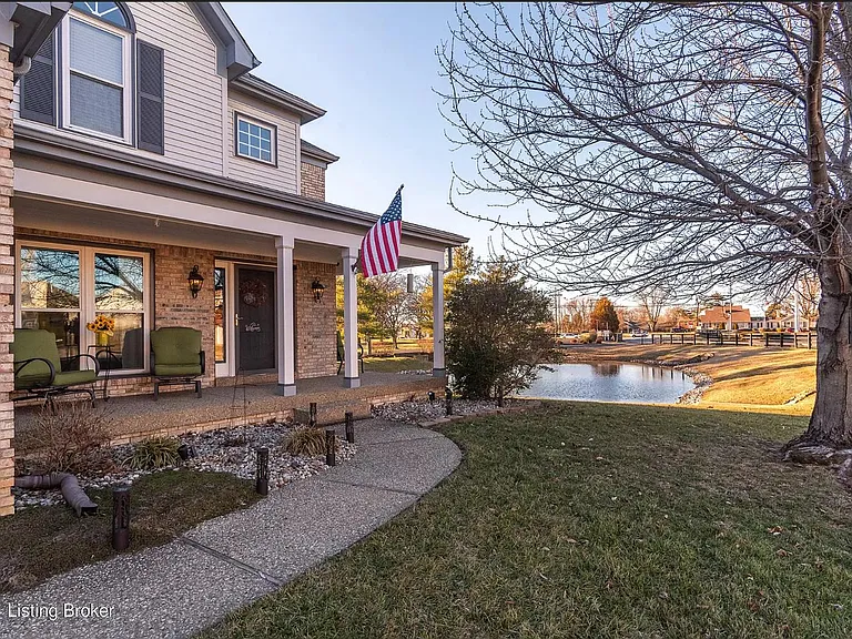 4332 Brownsboro Glen Rd — Photo 2