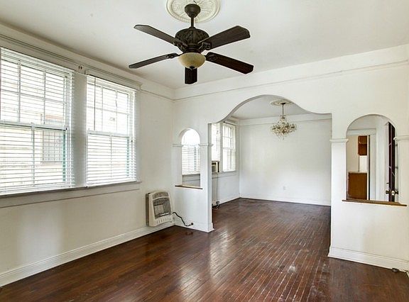 3rd image of 2815 Paris Ave