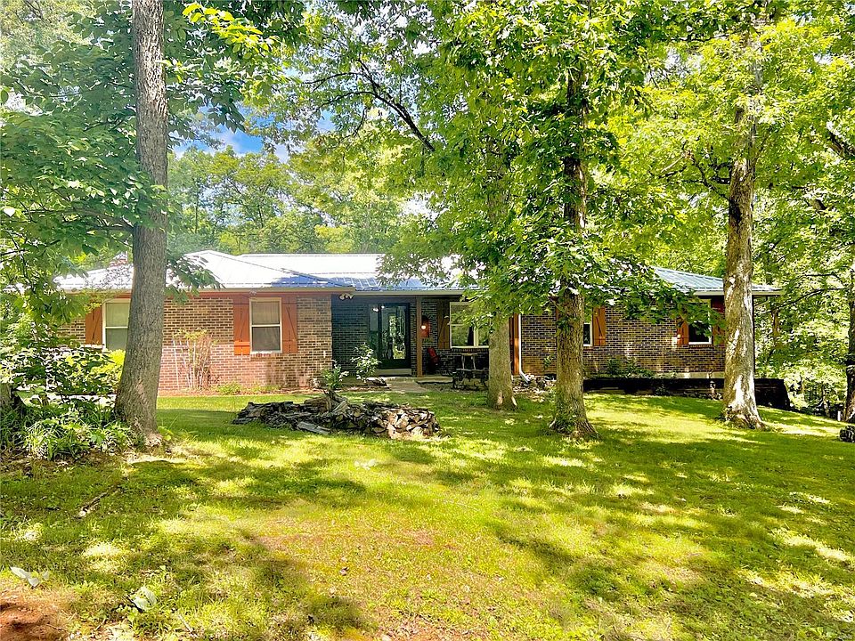 1st image of 105 Red Bud Ln