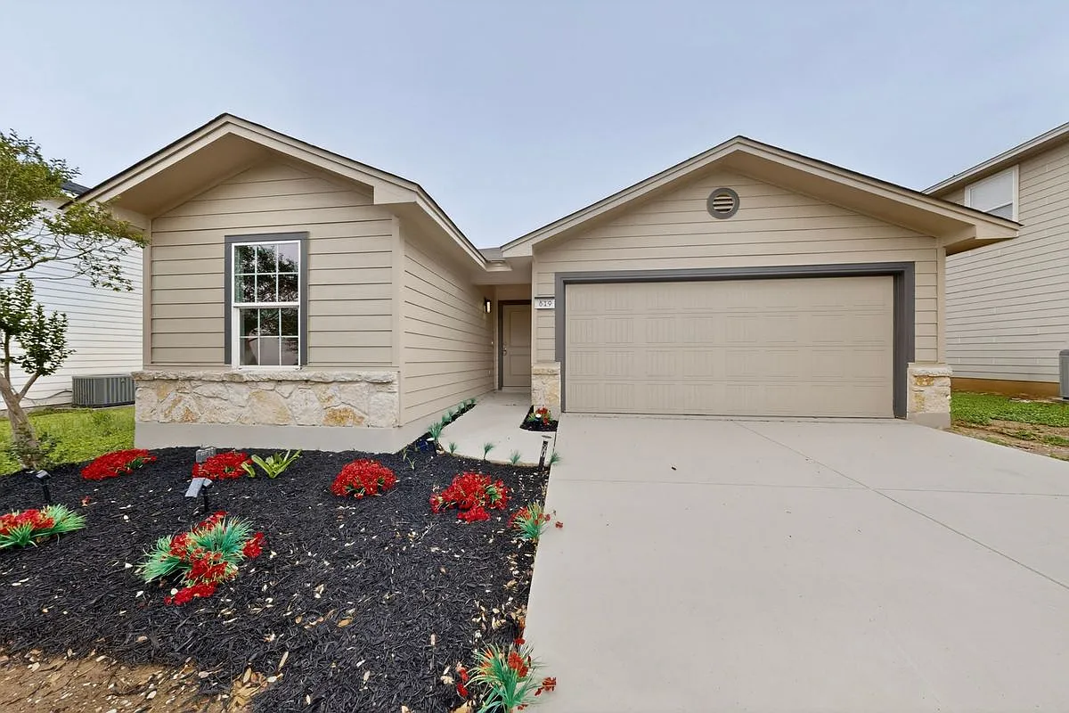 3 bed, 2.0 bath, 1276 sqft, $1,595 — Photo 4