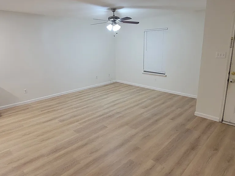 4915 Fortuna Pl — Photo 4