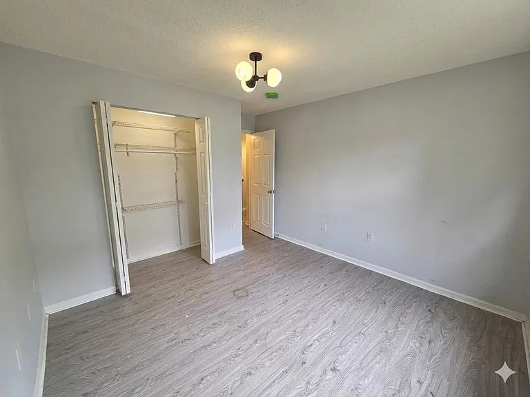 151 W Market St — Photo 6