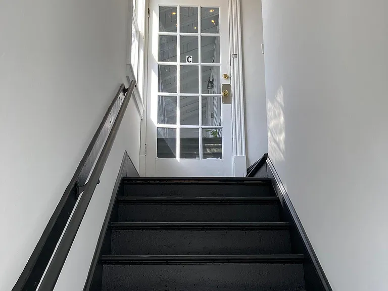 136 King St #B — Photo 4