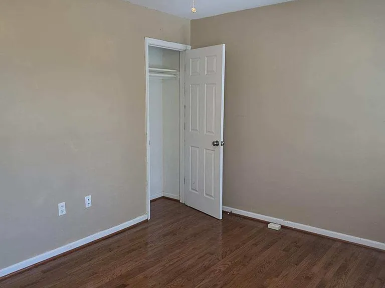 428 S Jackson St — Photo 25
