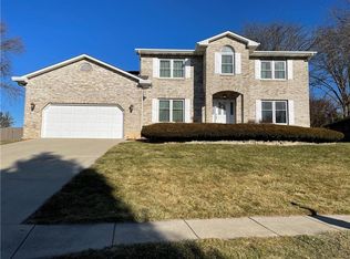 4550 Williamsburg Dr, Decatur, IL 62521