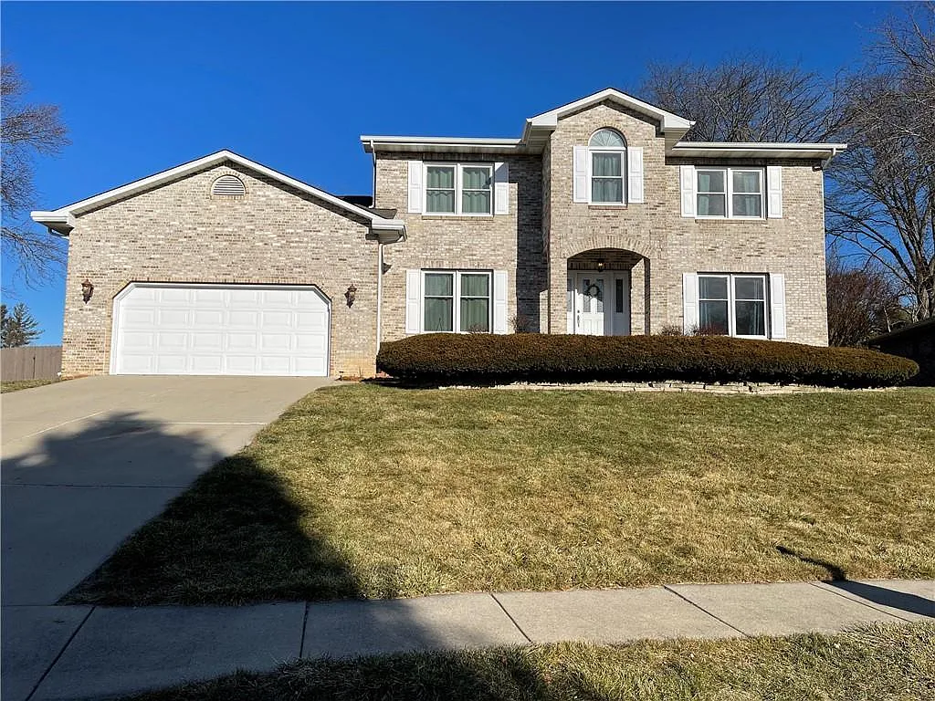 4550 Williamsburg Dr photo 1