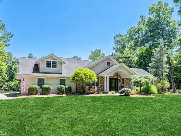 330 Airmount Ave, Ramsey Boro, NJ 07446