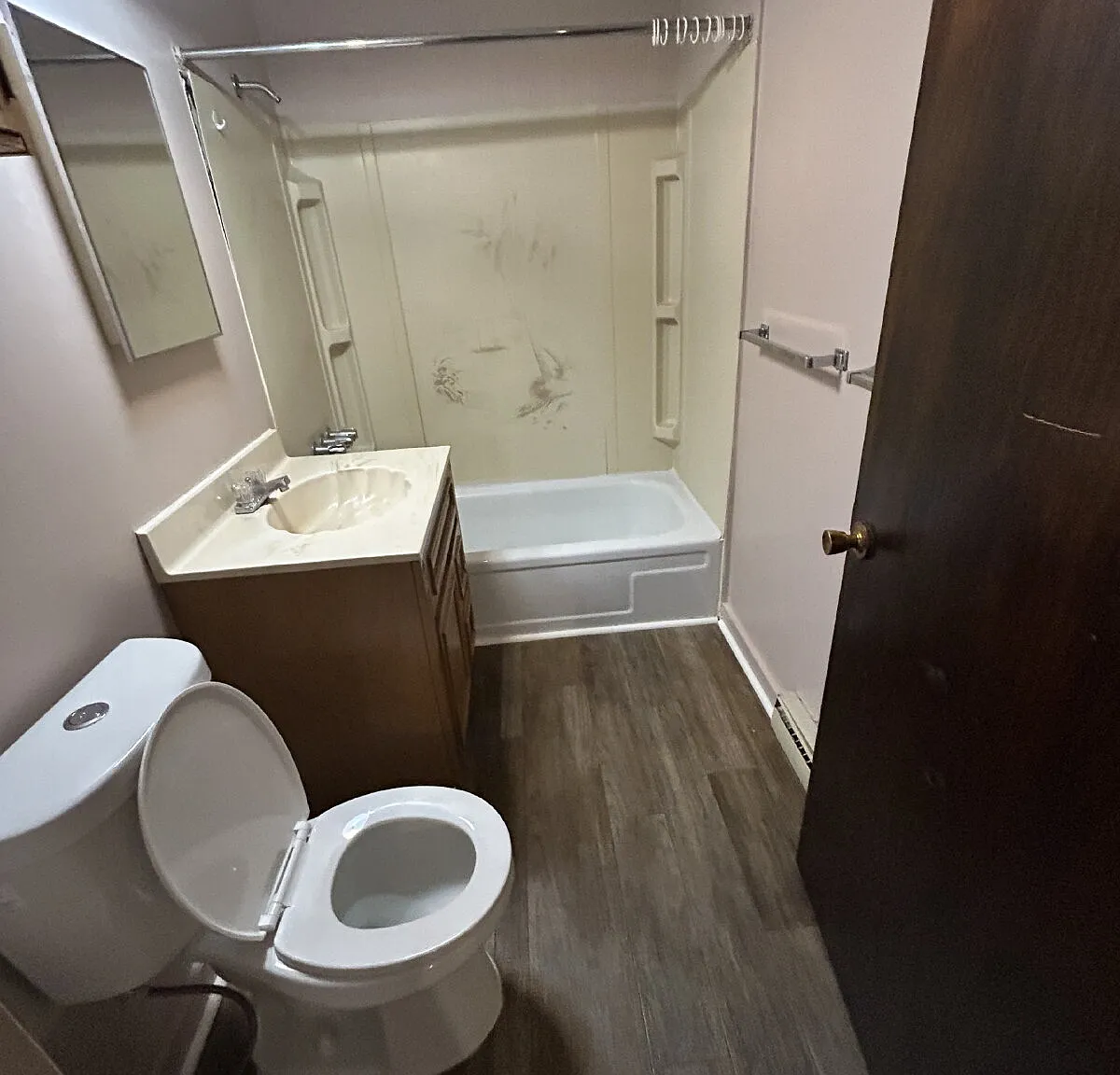 1 bed, 1.0 bath, $995 — Photo 3
