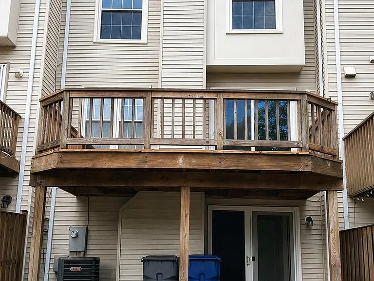 5714 Lofthill Ct — Photo 2