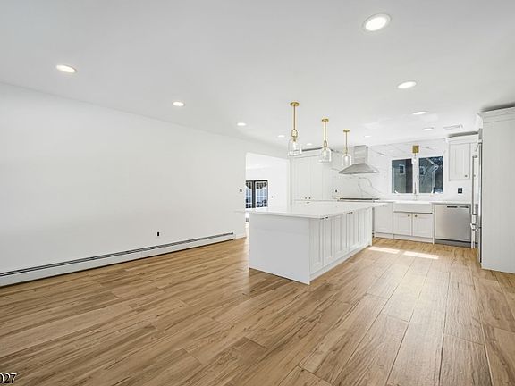 2nd image of 15 Glen Rd