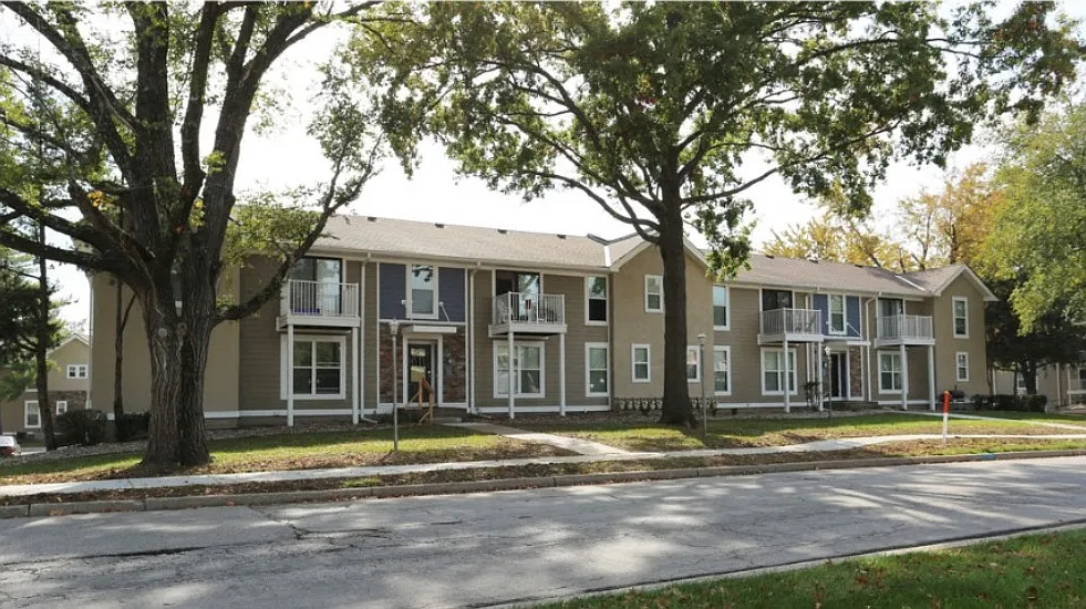 Kendallwood Apartments — Photo 2