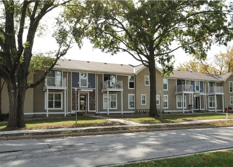 Kendallwood Apartments — Photo 3