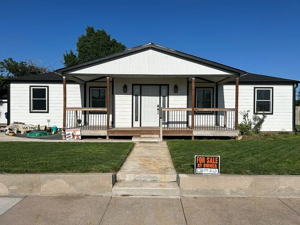 530 S Lane St, Dighton, KS 67839