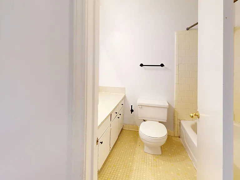 130 Graylynn Dr — Photo 7