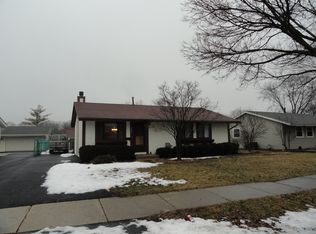 2206 Oak Ln, Rolling Meadows, IL 60008
