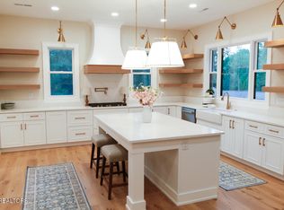 127 Daksi Way, Loudon, TN 37774